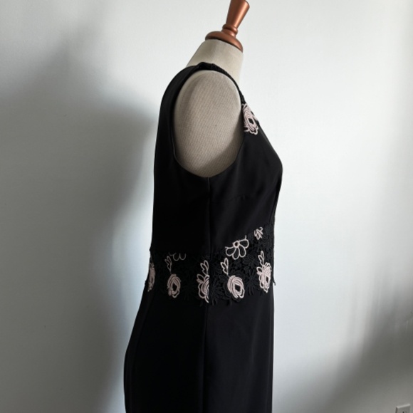 RW&CO - Black Fitted Sleeveless Dress with Floral Lace Details - Picture 7 of 13